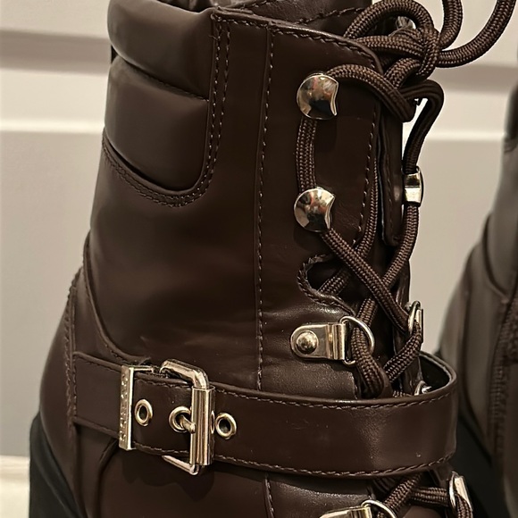 🪧 Stunning, Guess Platform Combat Ankle Booties, EUC - Picture 8 of 16
